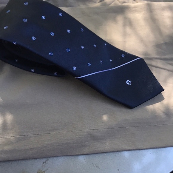 Etienne Aigner Navy Blue Floral Neck Tie Circles - Picture 5 of 8